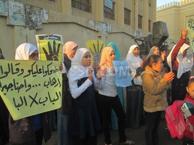 وقفة بقرية ميت حواى بالسنطة  تنيدا بالانقلاب العسكرى