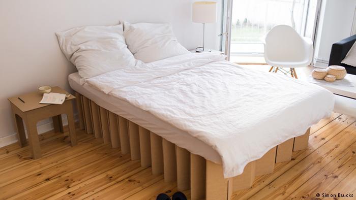 بالفيديو.. مخترع صيني يصمم سريرًا يبتلع النائمين لحمايتهم من الزلازل