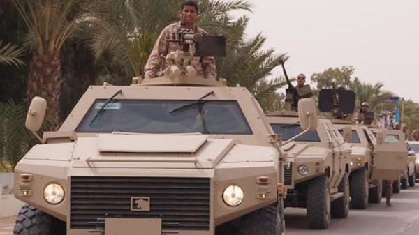 مقاتلو كتيبة ليبية يستوقفون حافلات ركاب مصرية