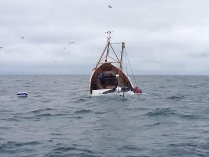 وقف عمليات البحث عن المفقودين في حادث غرق المركب