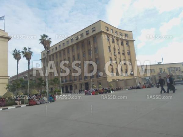 استمرار اعتصام عمال سجاد غزل المحلة لليوم الثالث