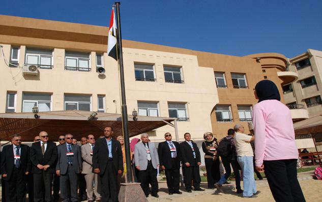 اعتصام معلمي”المتفوقات”بالمعادي لعدم صرف الأجور