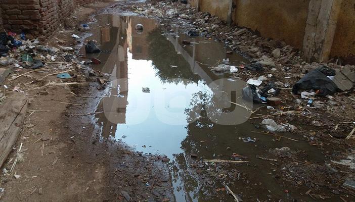 انفجار ماسورة صرف صحي في الفيوم يغرق مدرسة ثانوية والمحلات التجارية