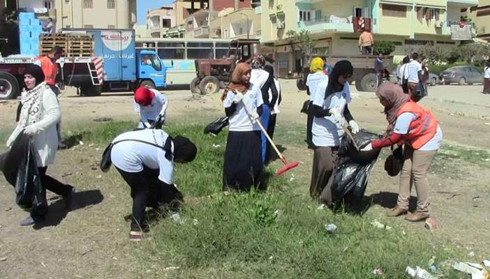 مدارس الإسماعيلية تسخر الطلاب في أعمال النظافة وسط اعتراضات الأهالي