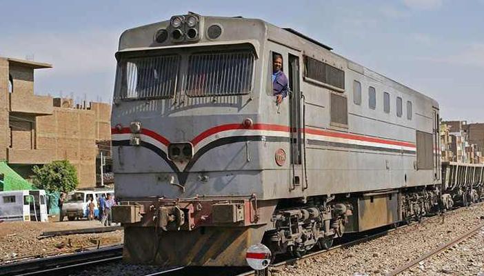 عودة حركة قطارات القاهرة- الزقازيق بعد توقفها جراء انفجار قنبلة