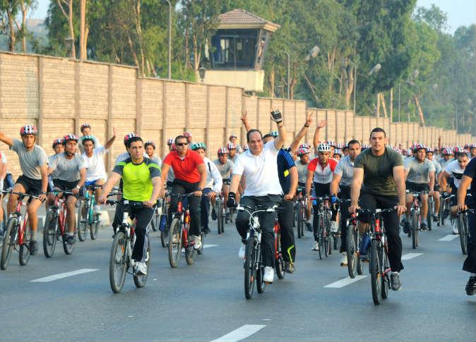 على غرار السيسي..ماراثون خيري للتشجيع على ركوب الدراجات