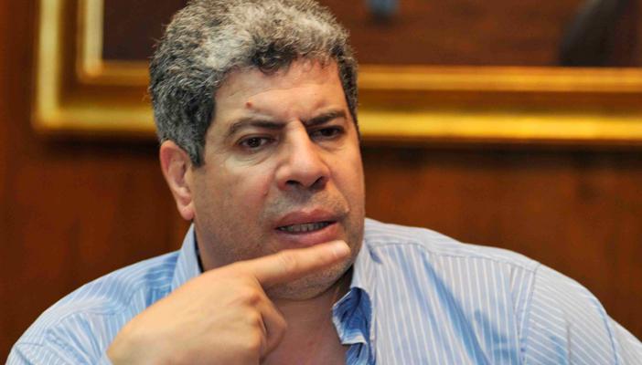 شوبير: لقاء الأهلي والزمالك سيقام على برج العرب