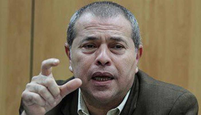 عكاشة: وكَّلت والدتي بتقديم استقالتي لمجلس النواب عقب سفري