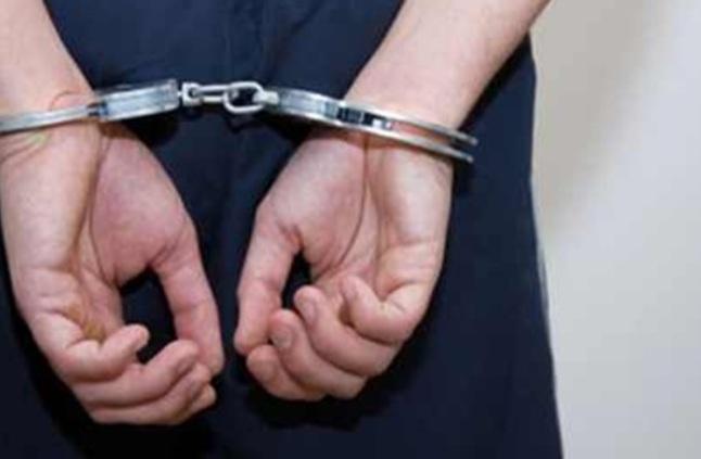 حبس عامل 4 أيام بتهمة تقييد نجلته بالسلاسل لمدة شهرين