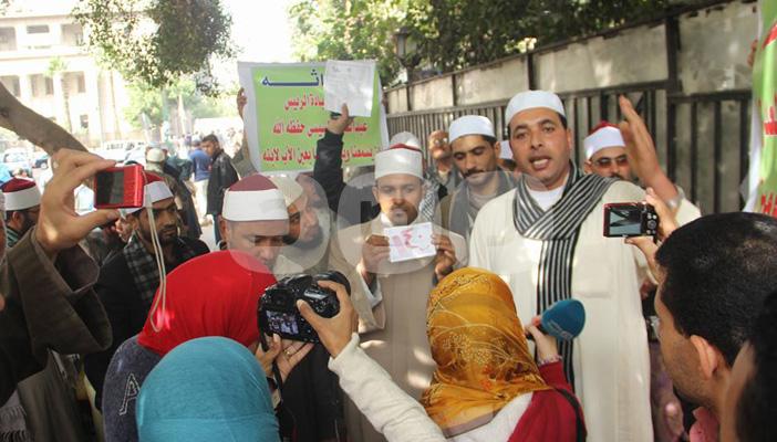 بالصور.. وقفة احتجاجية لخطباء المكافأة أمام نقابة المحامين