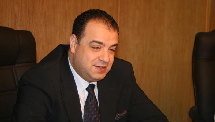 استمرار محافظ الفيوم في منصبه يثير غضب الأهالي