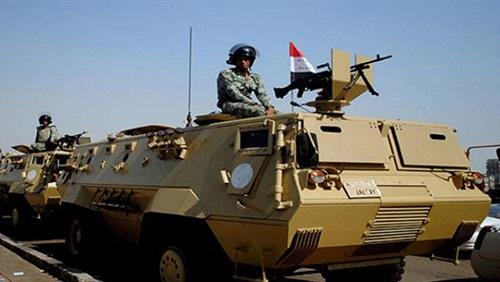 الجيش والشرطة يغلقان الطريق الدولي بين العريش والشيخ زويد