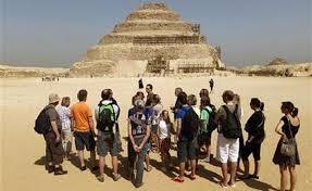 البنك المركزي: انخفاض الإيرادات السياحية بنسبة 17.5%