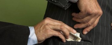 رشوة - أرشيفية